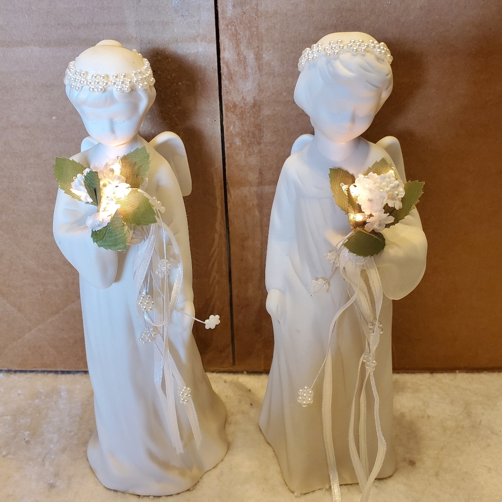 10" Christmas Angels With Light Up Bouquets